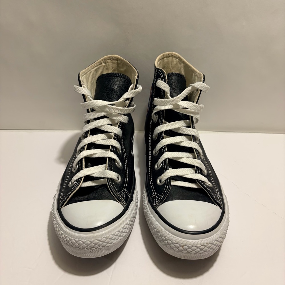 Converse Chuck Taylor All Star Leather High Top Sneaker in Black . - Picture 2 of 8